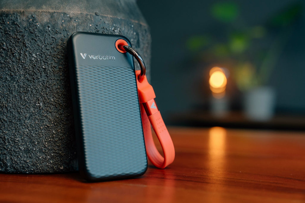 Verbatim SSD Portable POCKET KEYRING 3.2 Gen2 2TB Black/Red