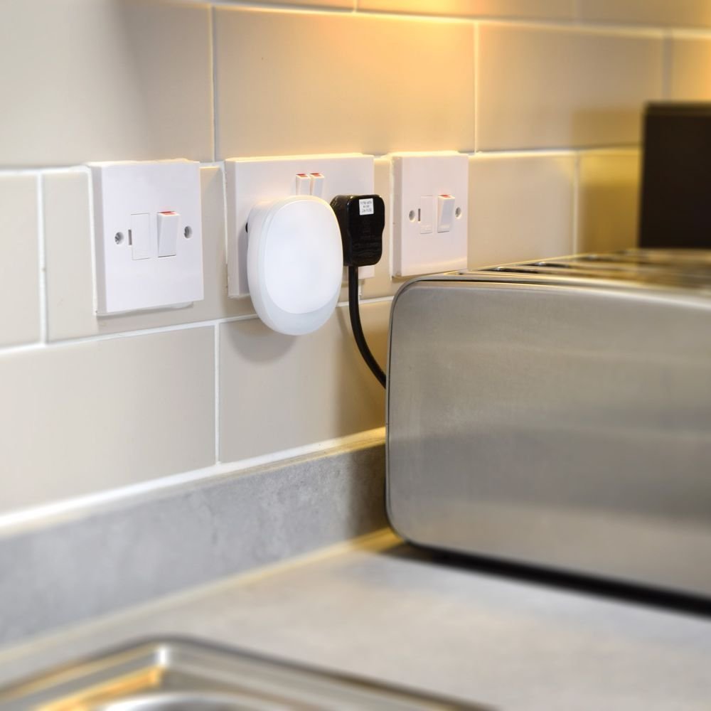 Mercury Wireless Plug-in Doorbell White 350.310UK